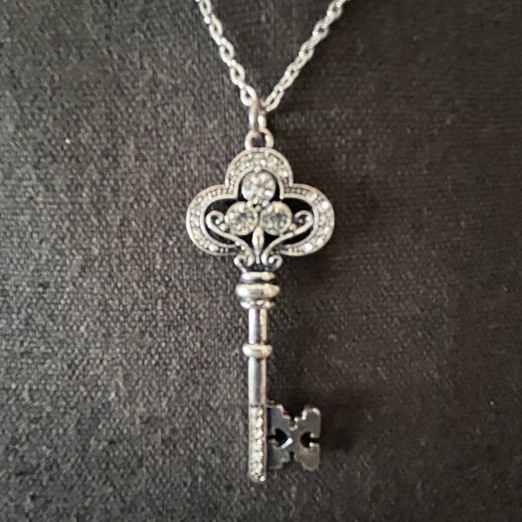 Rhinestone Key Pendant Silver Tone Necklace - Picture 4 of 4